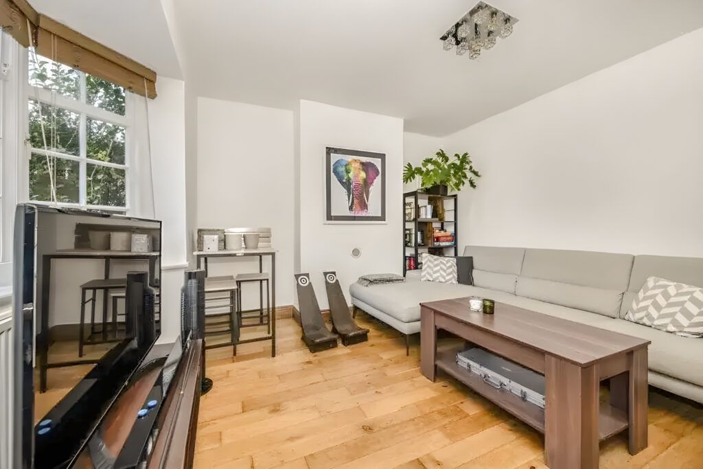 Property photo 1 of 9