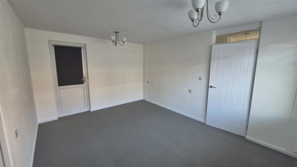 Property photo 2 of 12 14472.Jpg