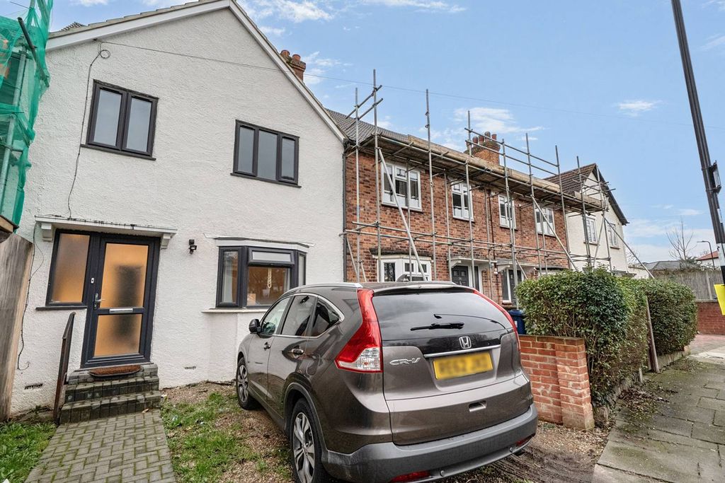 Property photo 2 of 18