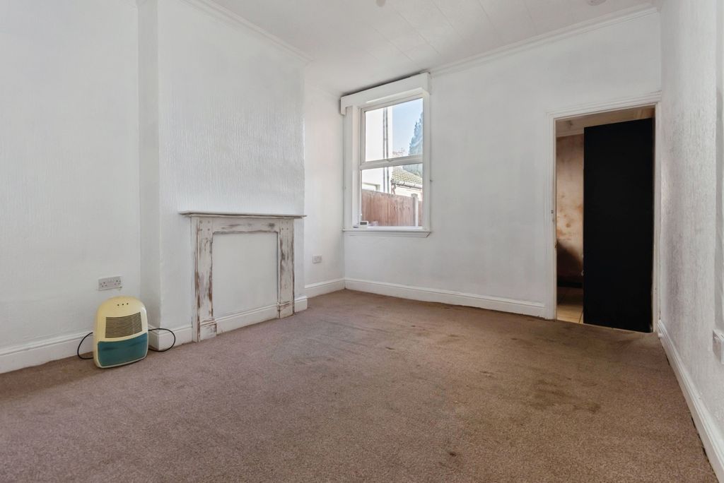 Property photo 3 of 18 Photo