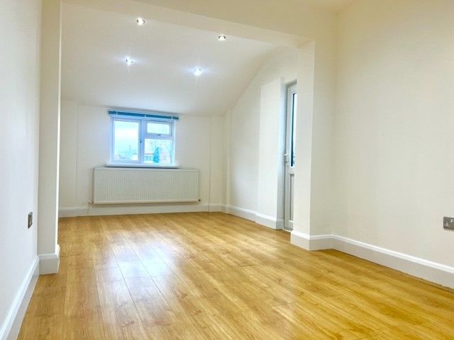 Property photo 3 of 11 1