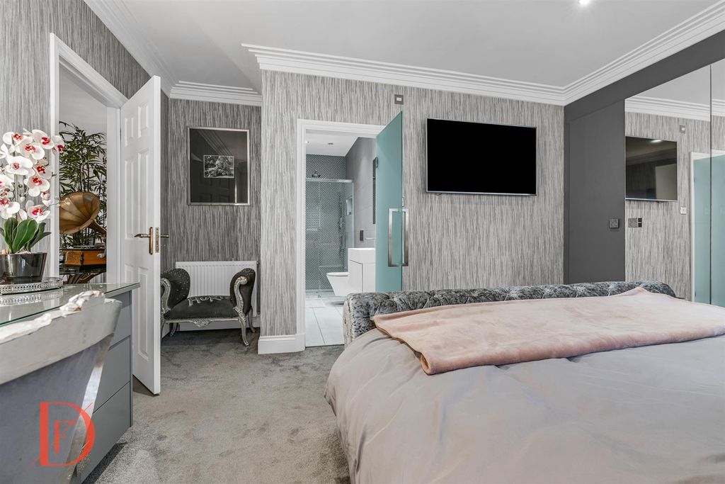 Additional image 33 of 4 bed detached house for saleWoodbury Hill, Loughton IG10