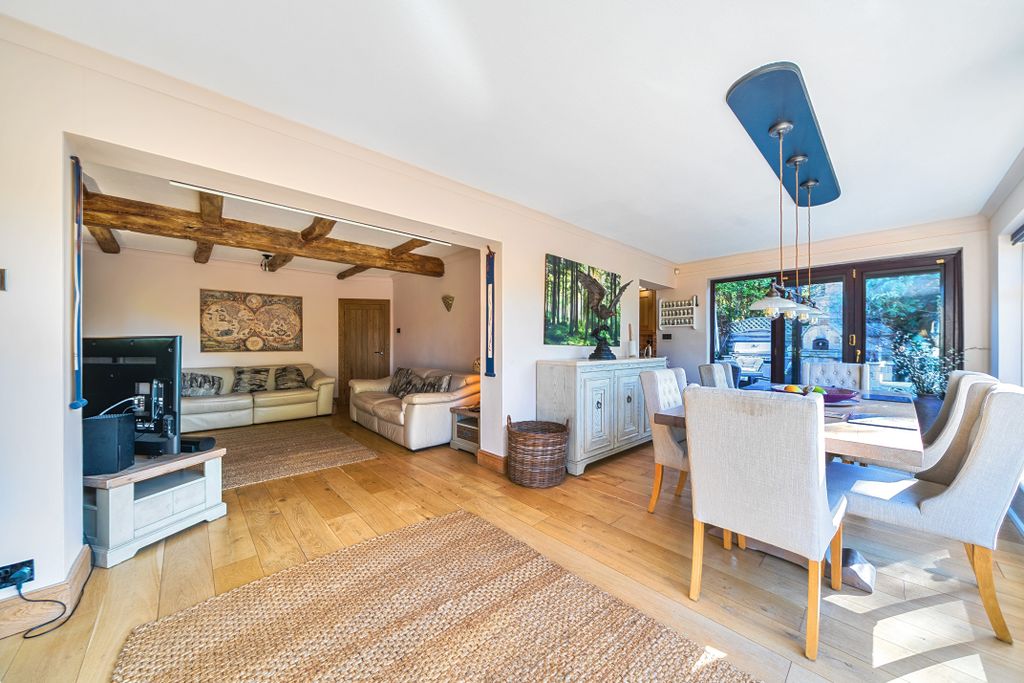 Property photo 2 of 24