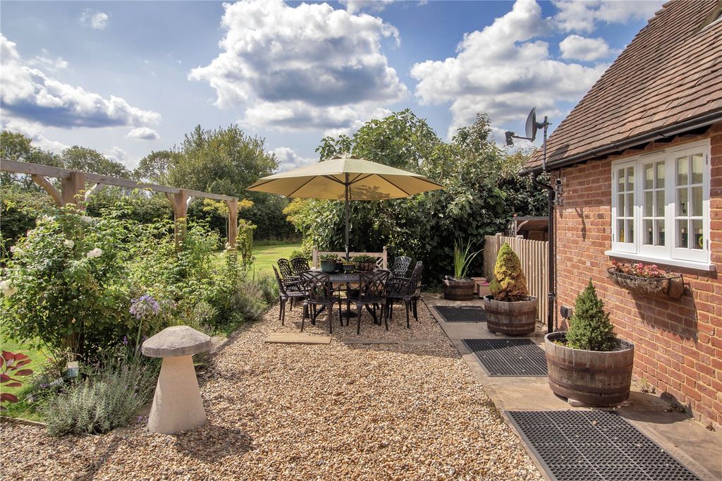 Property photo 3 of 16 Terrace