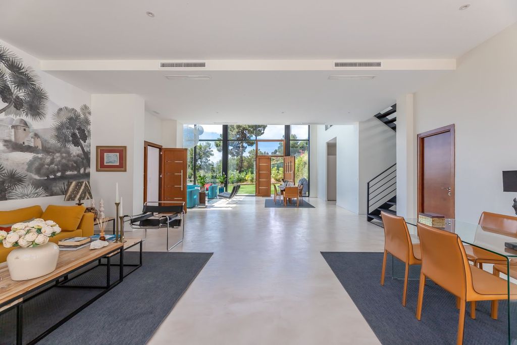 Property photo 3 of 50