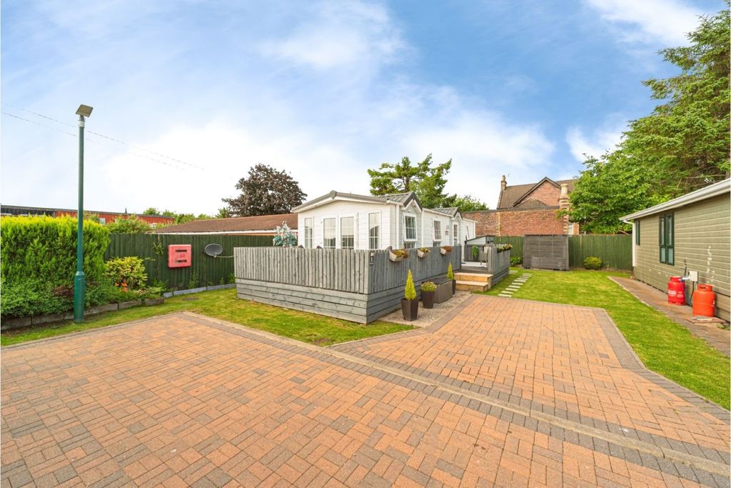 Property photo 3 of 16