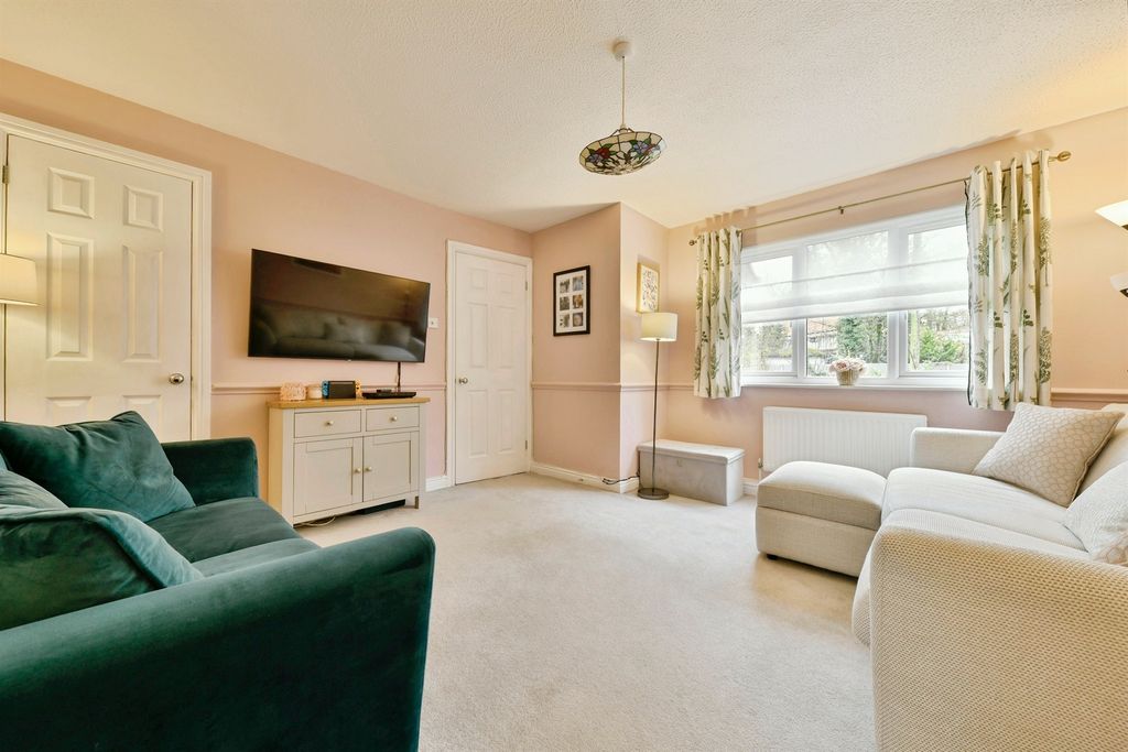 Property photo 2 of 20