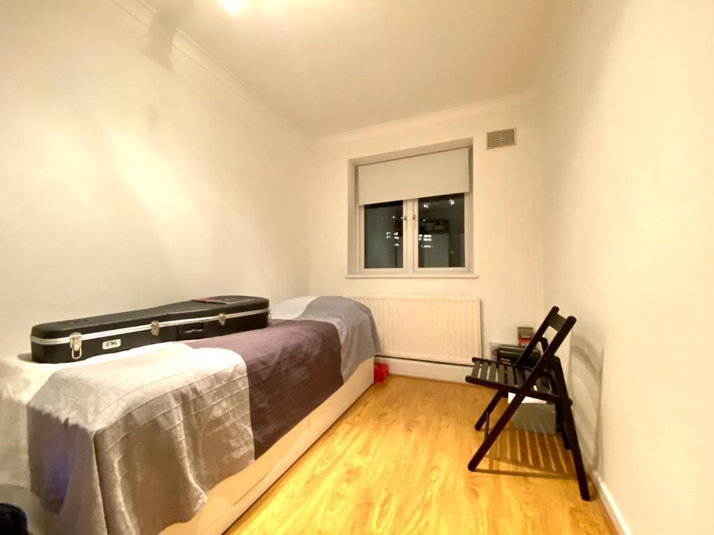 Property photo 2 of 6 Bed 3.Jpg