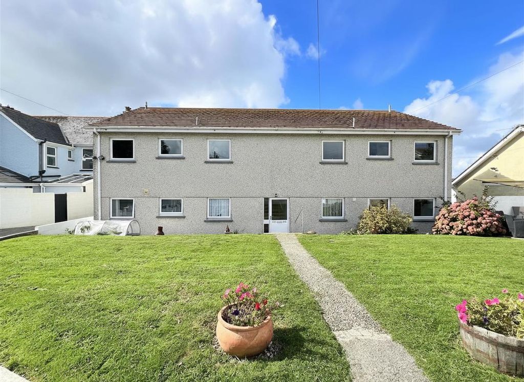 Property photo 1 of 14 Rear