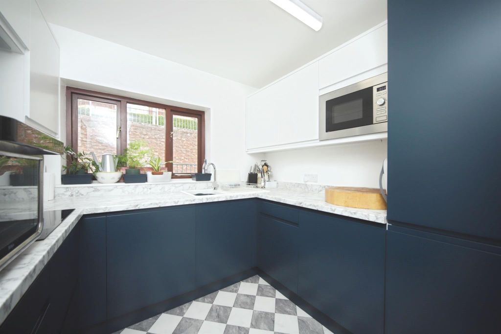 Property photo 2 of 16