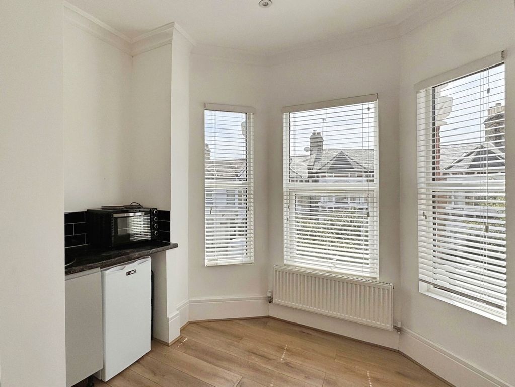 Property photo 3 of 7 Pbox-Img.Jpg