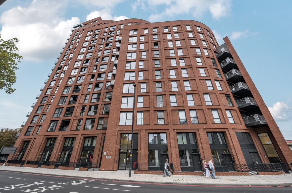 Property photo 1 of 20 1364940-1-68Ed2d0...