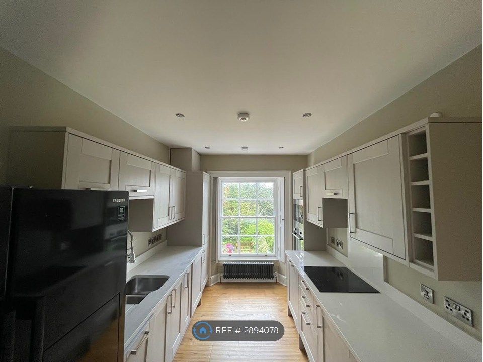 Property photo 2 of 12 Kitchen
