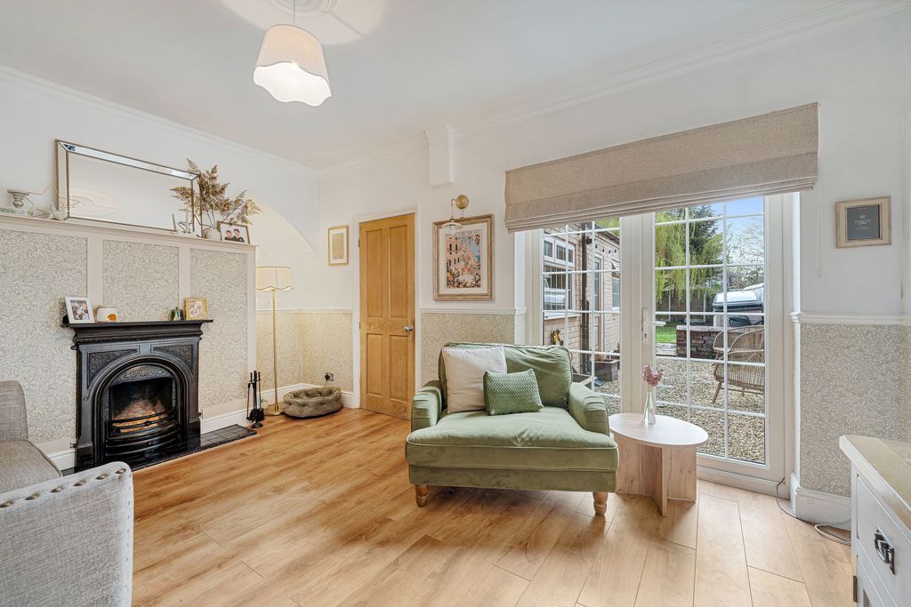 Property photo 2 of 22