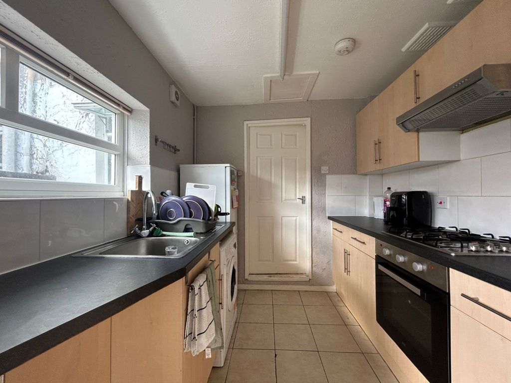 Property photo 2 of 8 30B55c03-Ac47-42Fb-97Df-A640B0961287