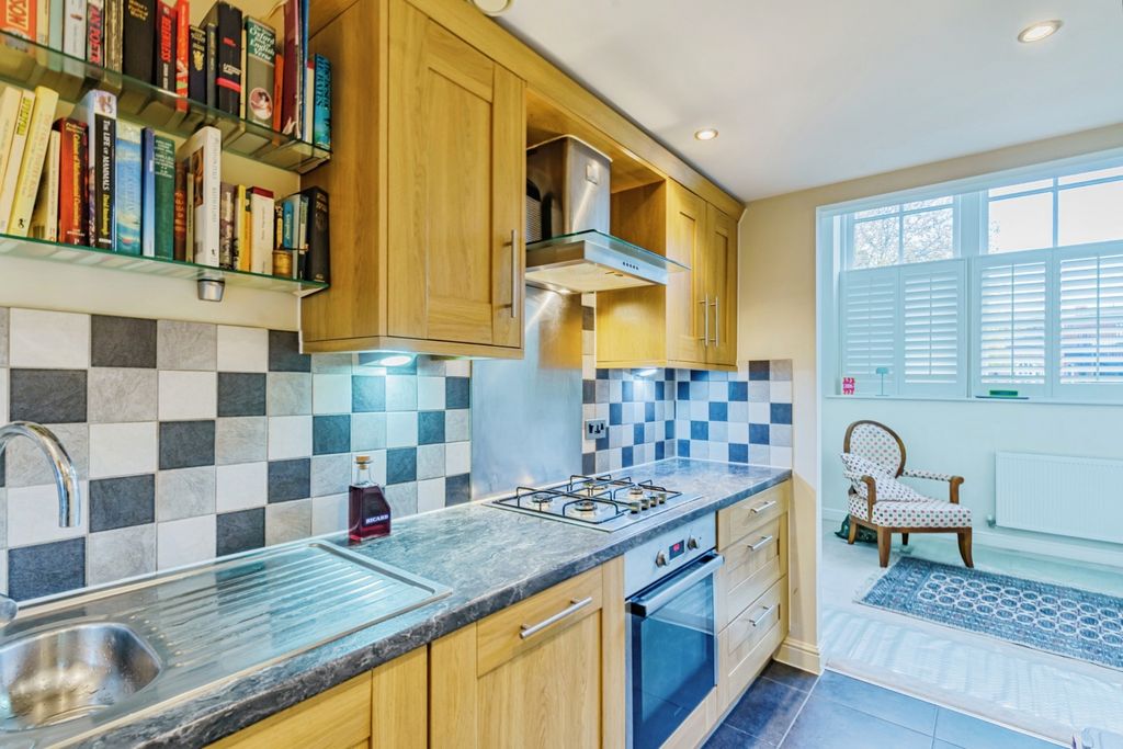 Property photo 3 of 13 Pbox-Img.Jpg