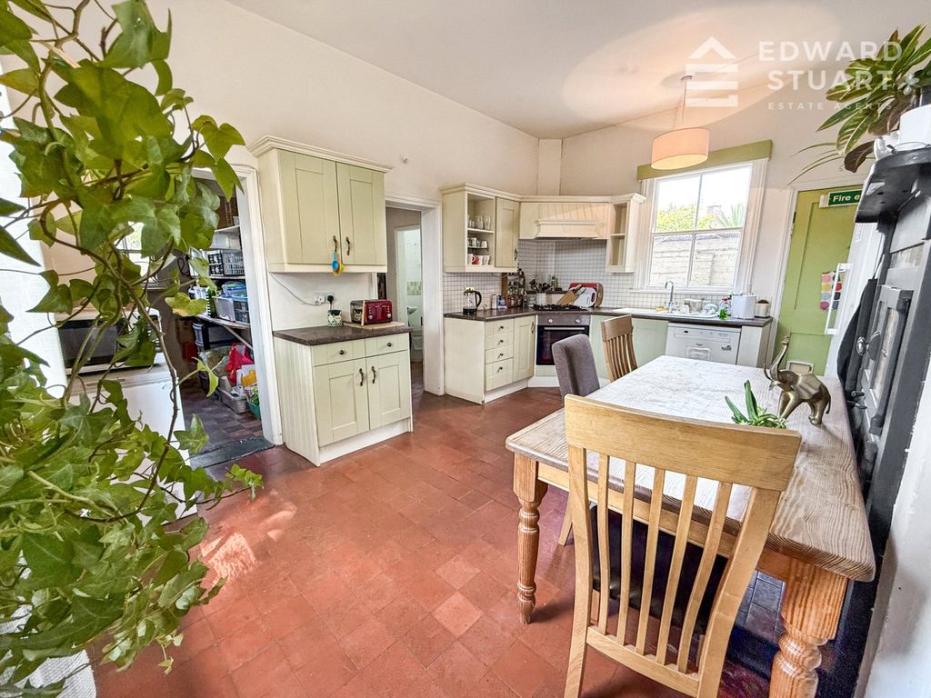 Property photo 2 of 19 Picture No. 03