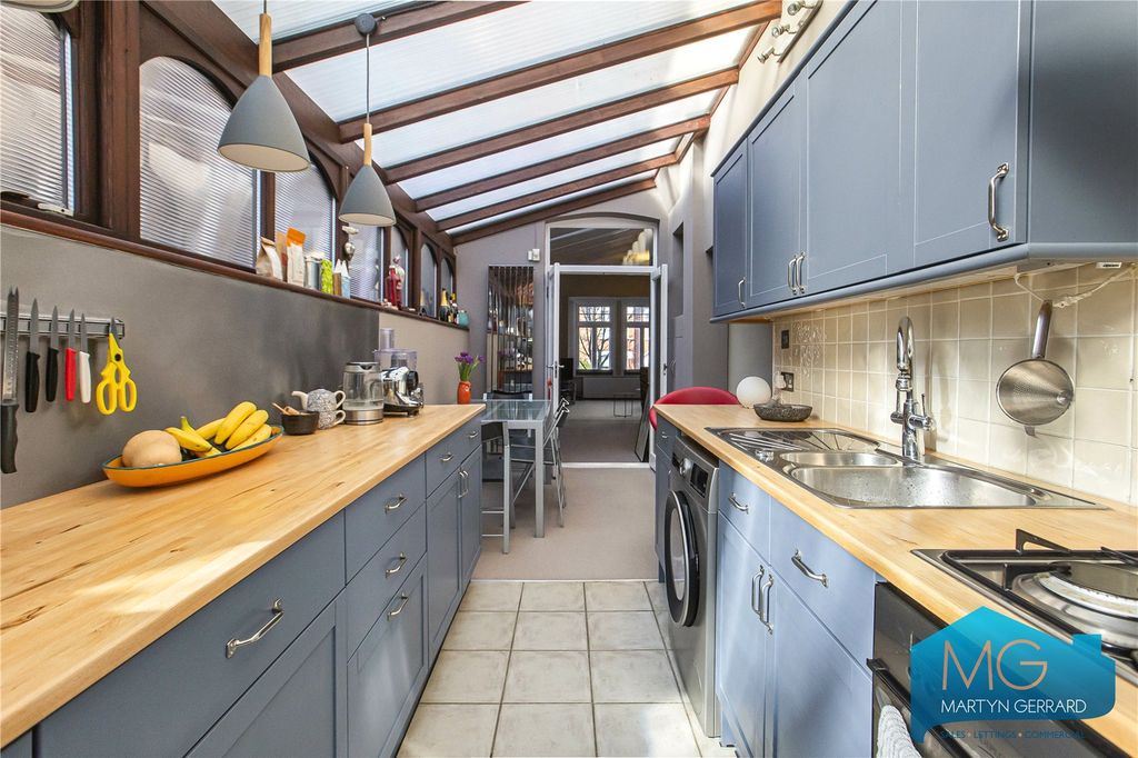 Property photo 2 of 14 Picture No. 01