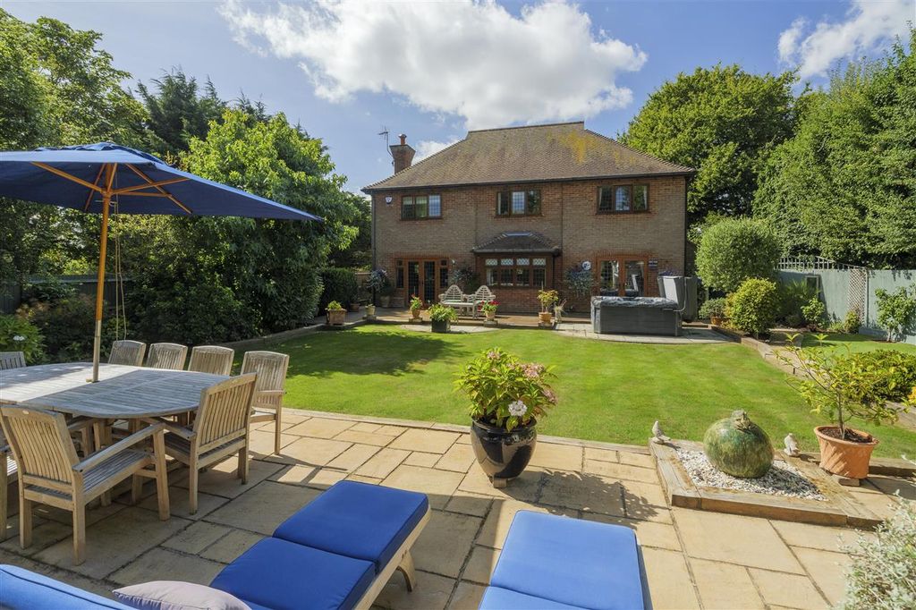 Property photo 2 of 33