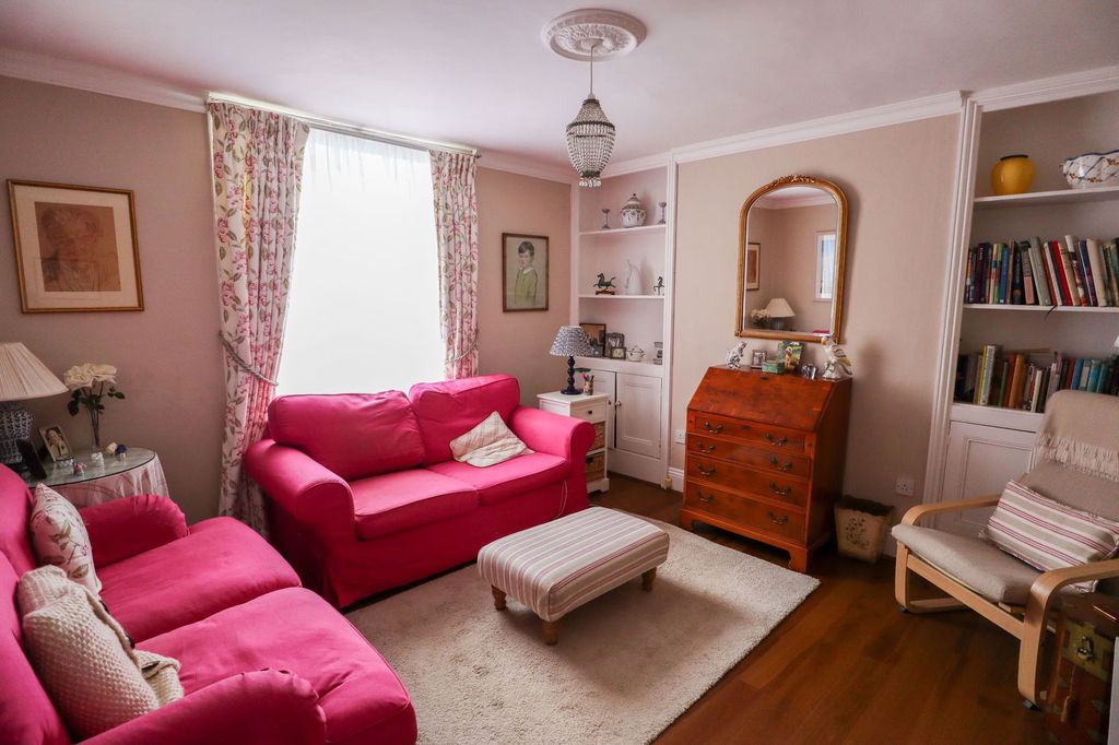 Property photo 3 of 16