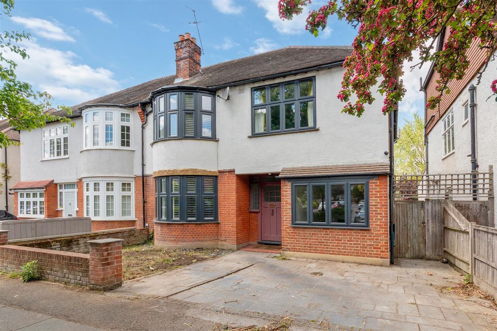 Property photo 1 of 14 External