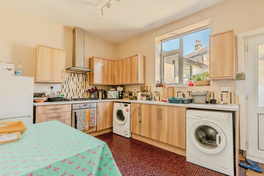 Property photo 3 of 12 Pbox-Img.Jpg