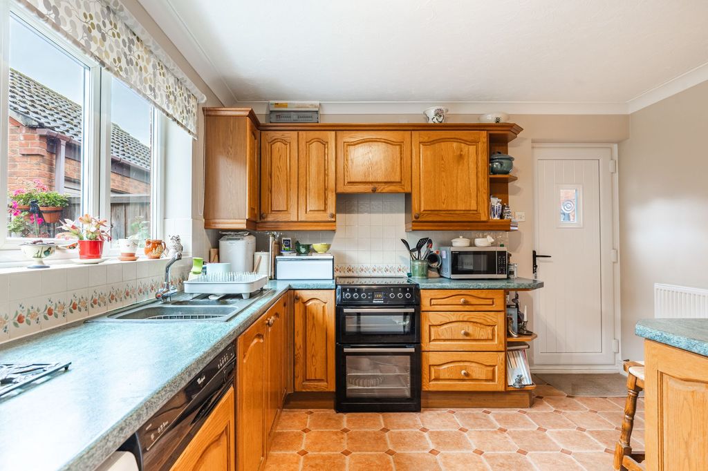 Property photo 3 of 18