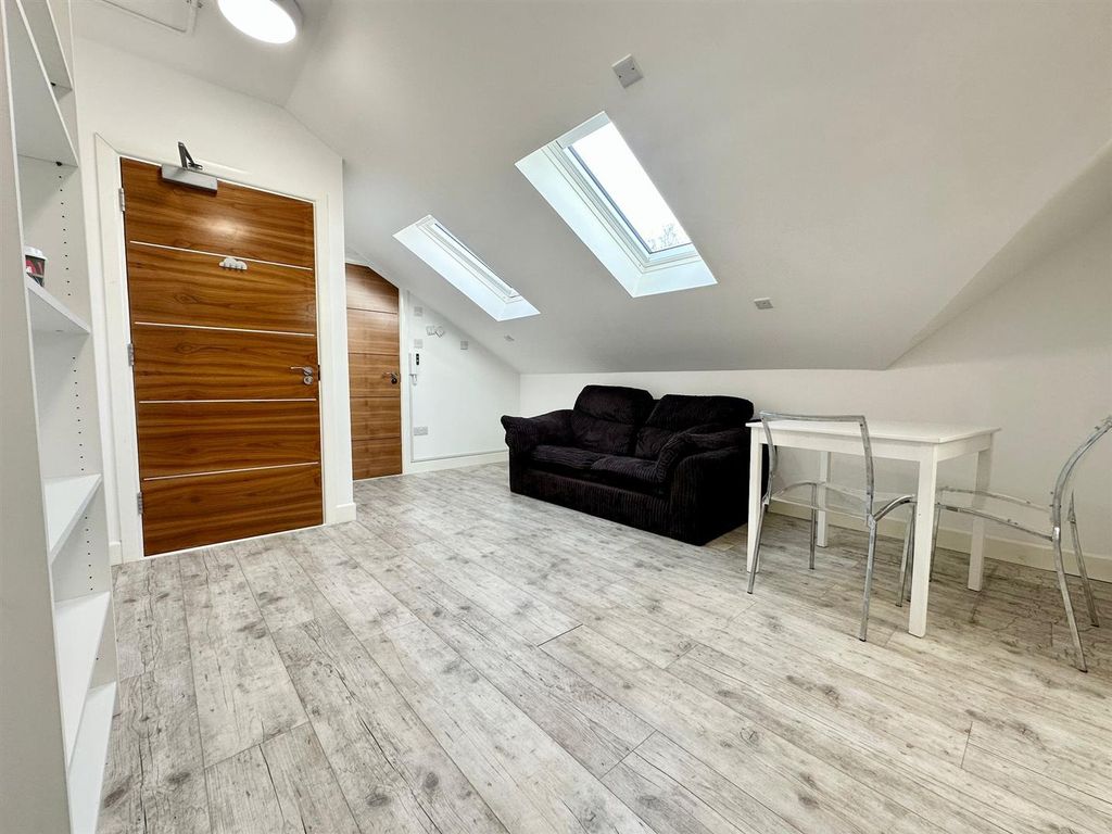 Property photo 3 of 9 Whatsapp Image 2025-12-19 At 12.51.40 (3).Jpeg