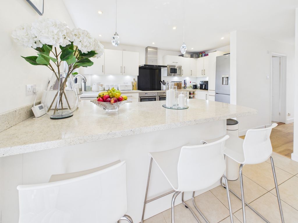 Property photo 1 of 26 Modern 3 Bedroom Detached Bungalow To Rent