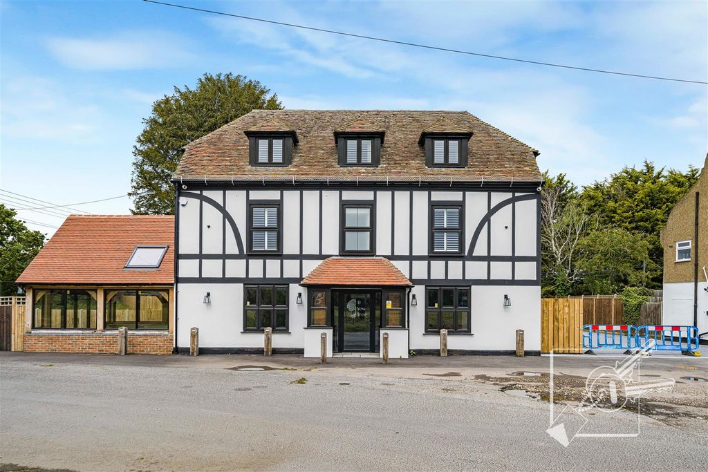 Property photo 1 of 11 External