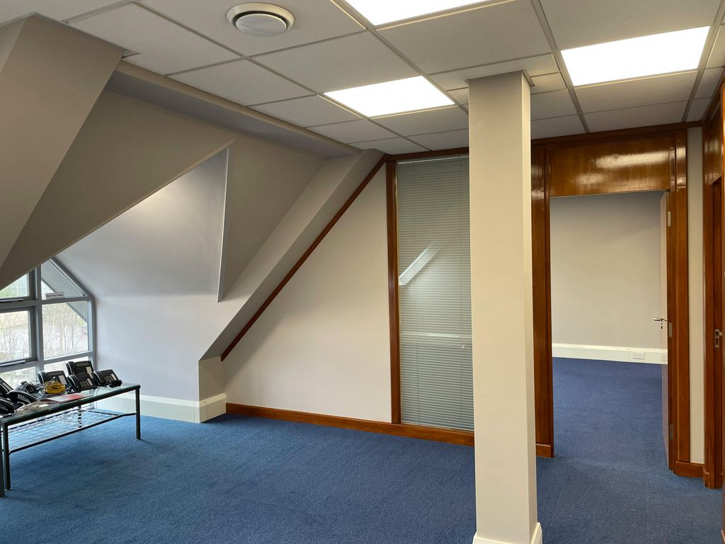 Property photo 3 of 7 4 Milbanke 2 Fl.Jpg