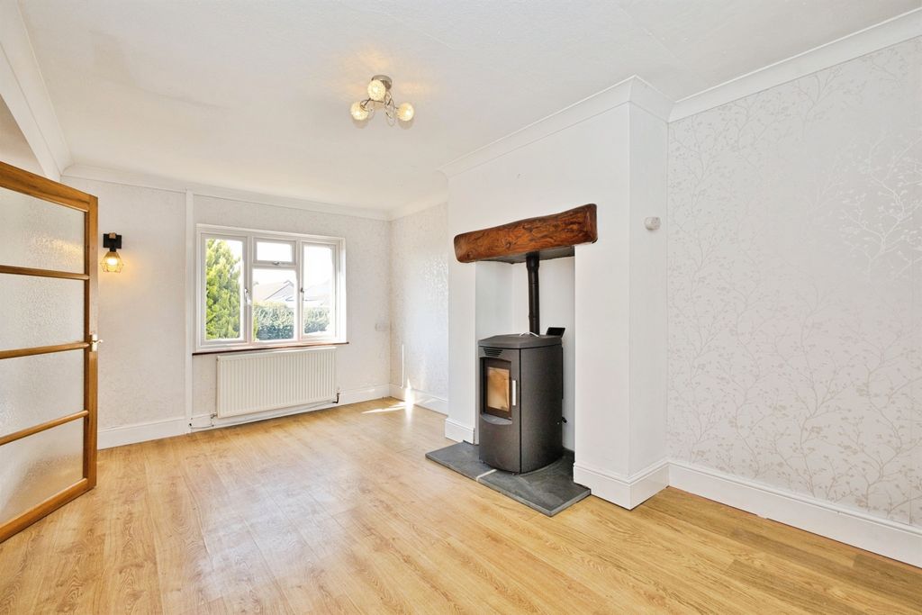 Property photo 2 of 20