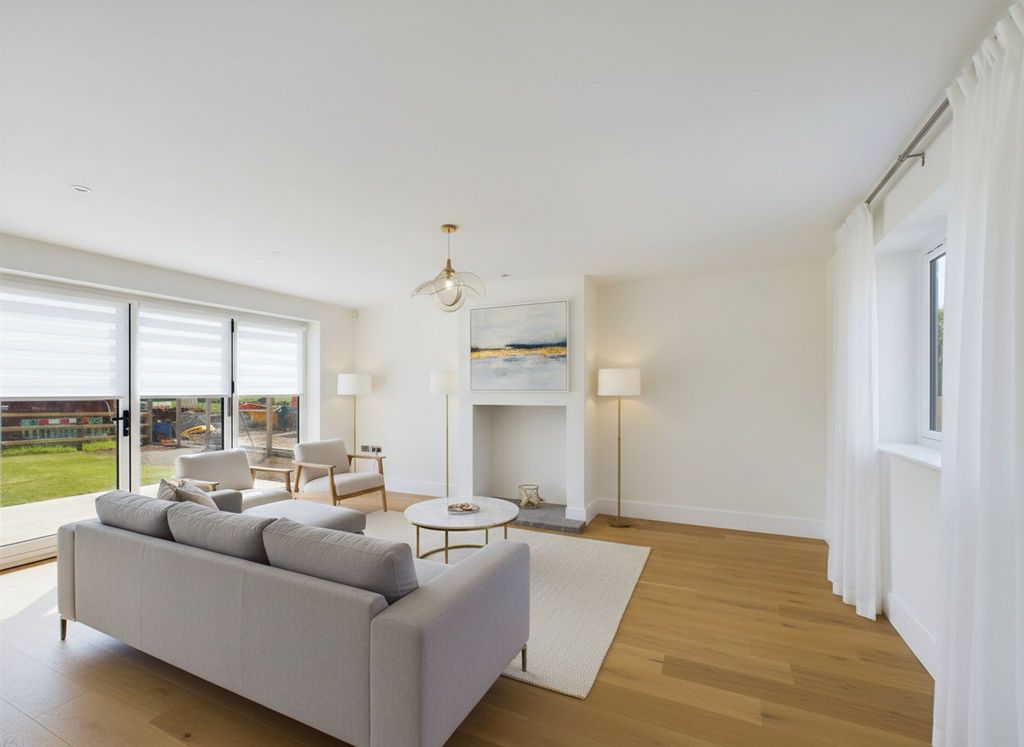 Property photo 3 of 20 Photo 18