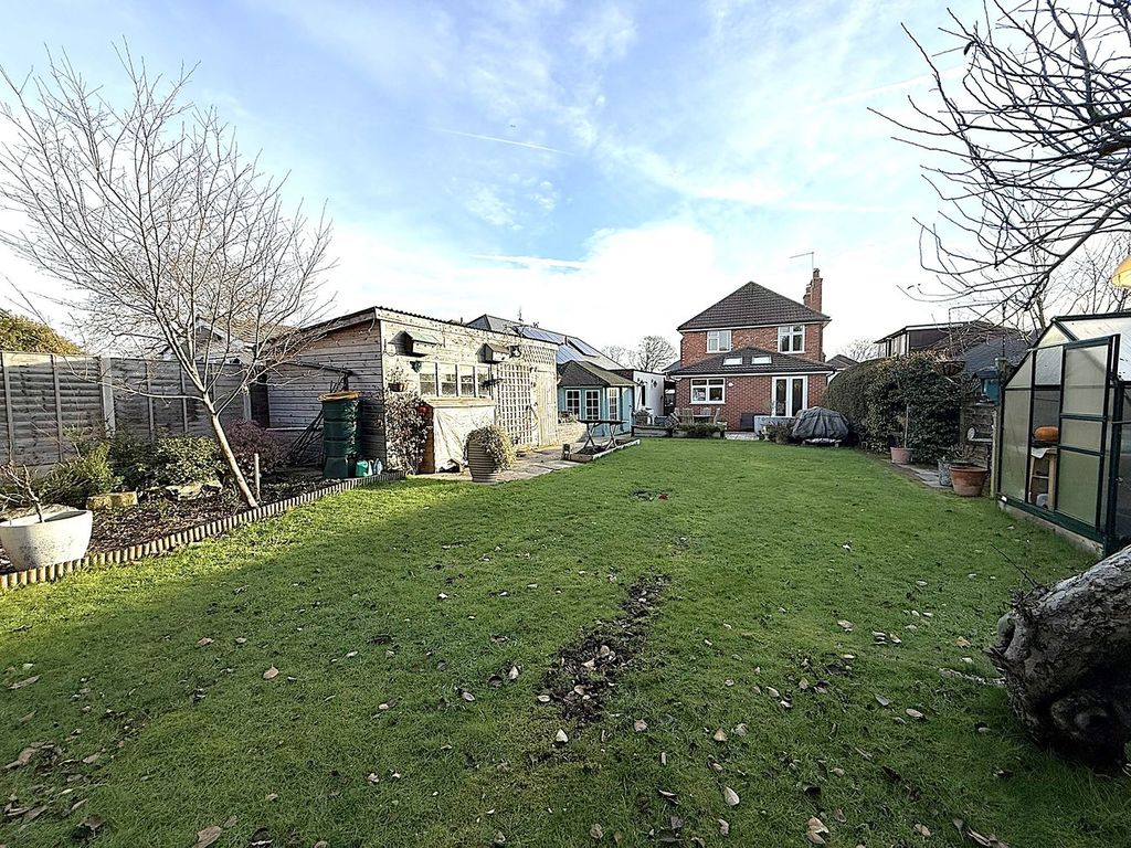 Property photo 2 of 33