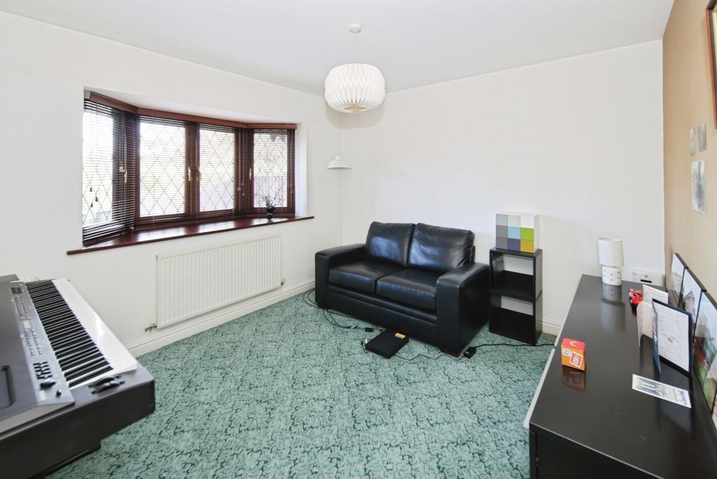 Property photo 3 of 17 Photo