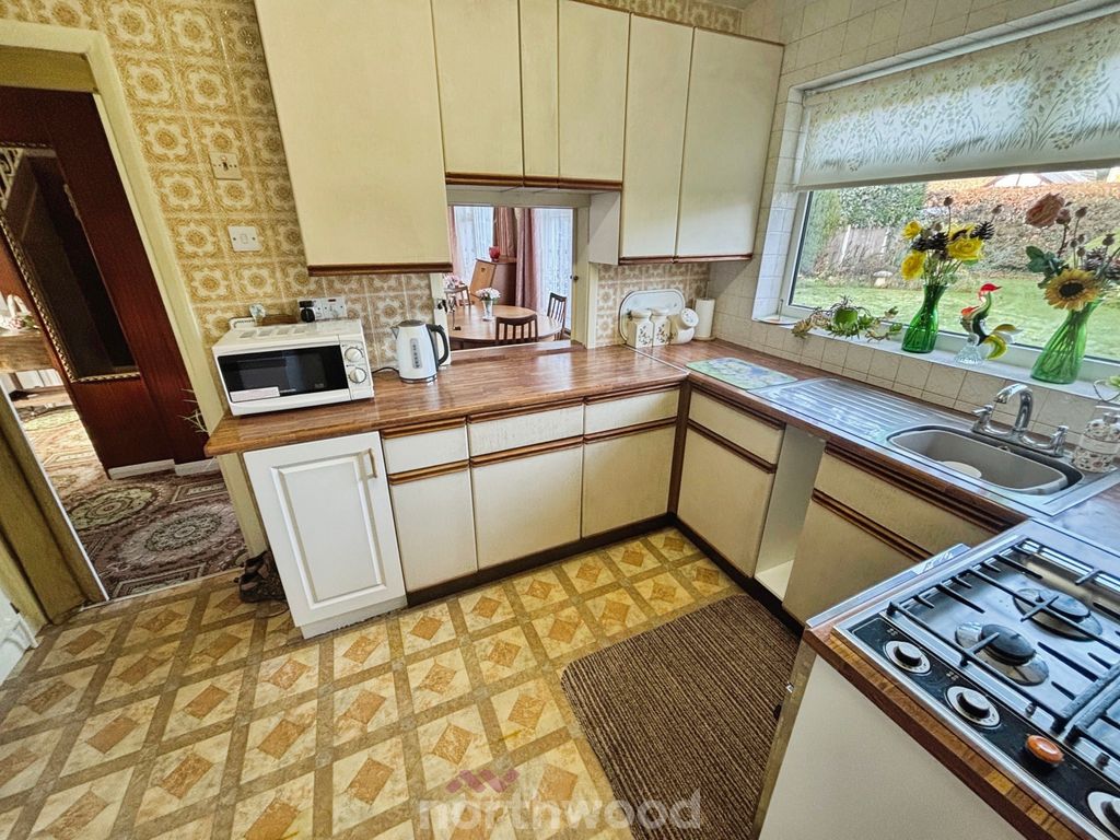 Property photo 2 of 35