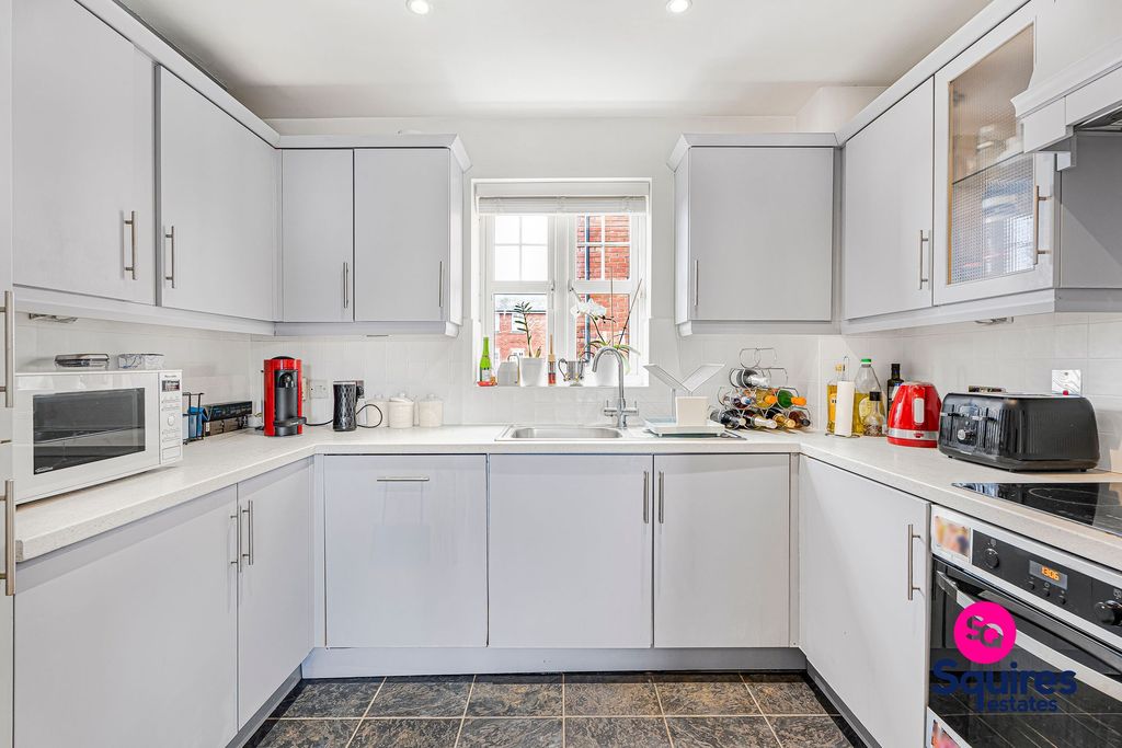 Property photo 2 of 16