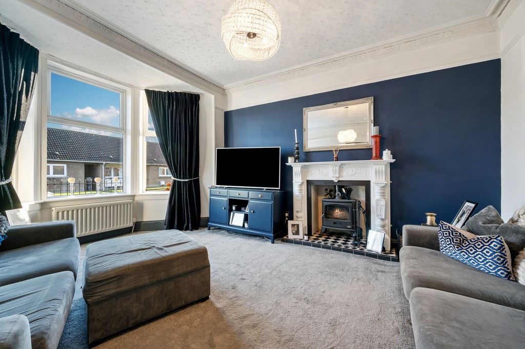 Property photo 2 of 27