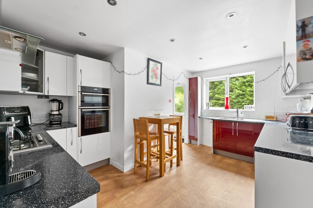 Property photo 2 of 17 Kitchen
