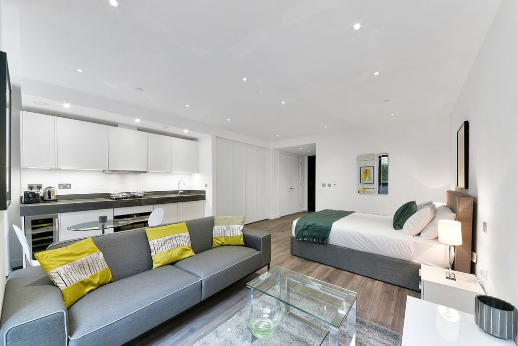 Property photo 2 of 11 Living Area