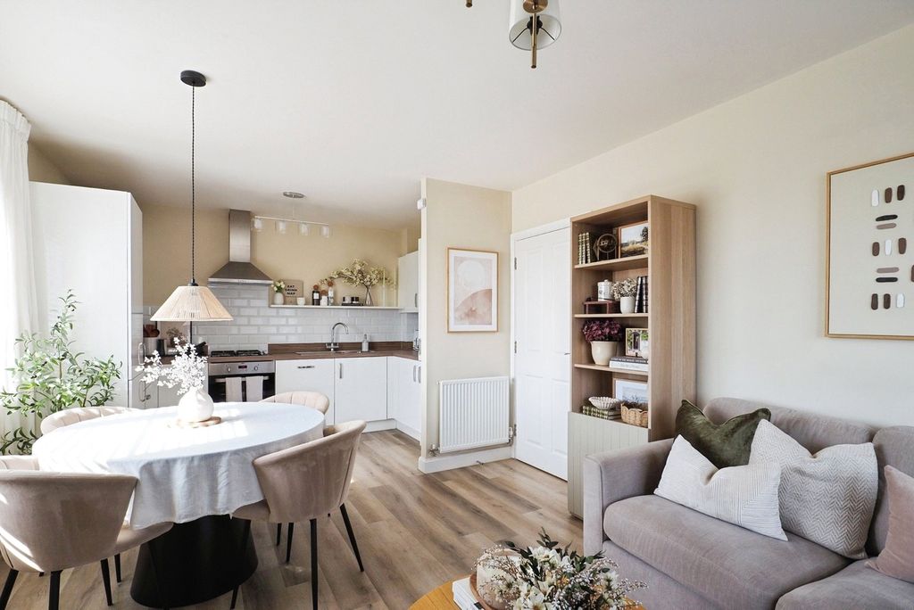 Property photo 1 of 16 Living Room