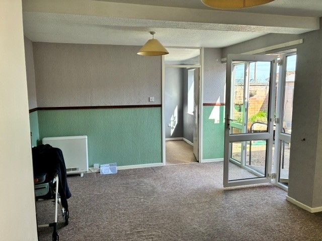 Property photo 3 of 9 Living Room