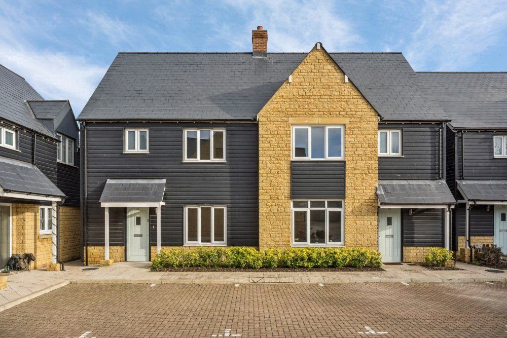 Property photo 1 of 24 Canal Close