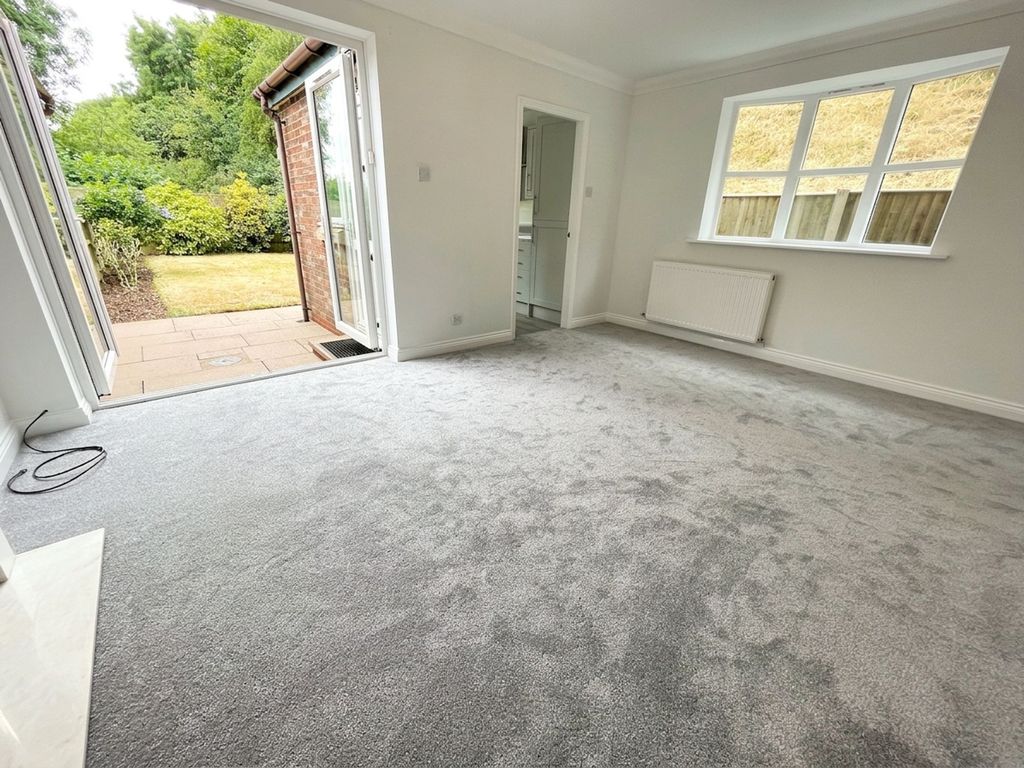 Property photo 3 of 35