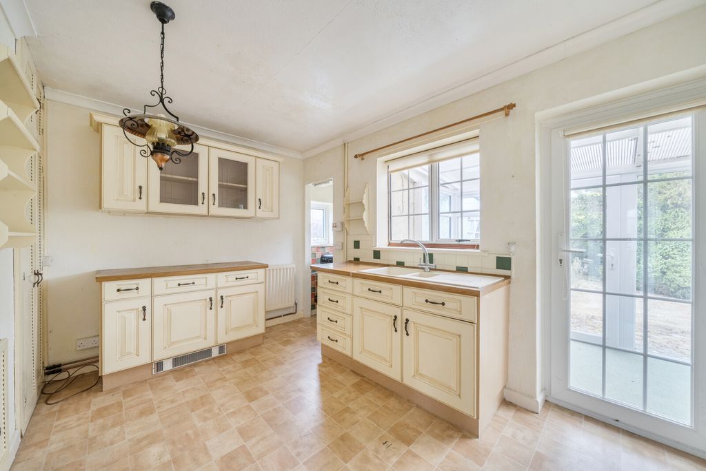 Property photo 2 of 21 1342254-15-68A5d3...