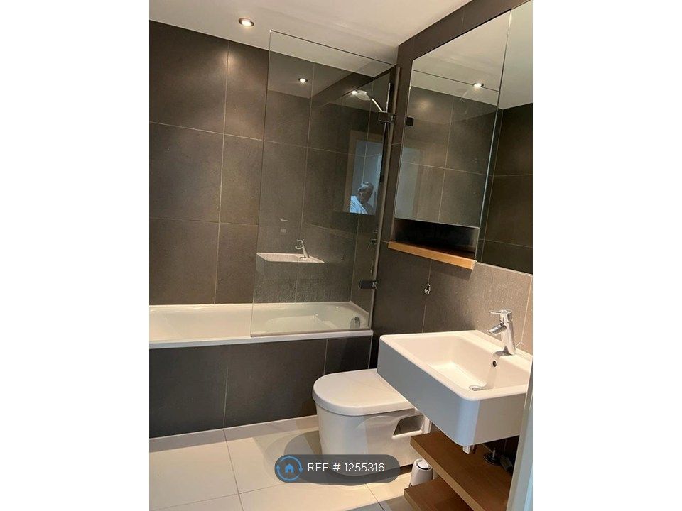 Property photo 3 of 6 Bathroom