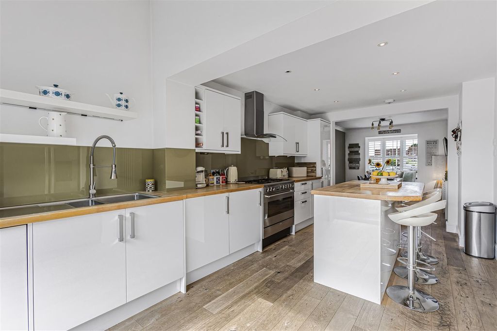 Property photo 3 of 37 68_57637.Jpg
