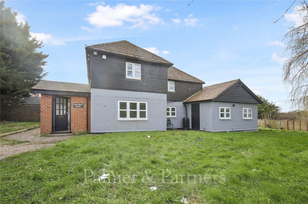 Property photo 1 of 15 External