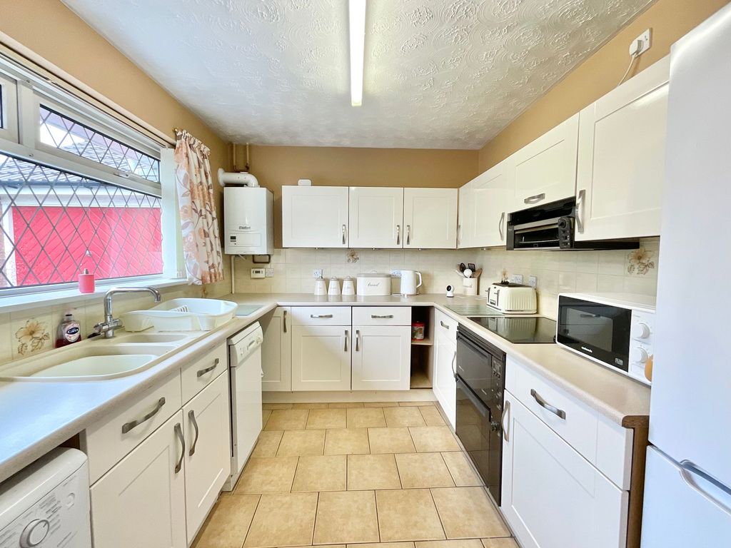 Property photo 2 of 23