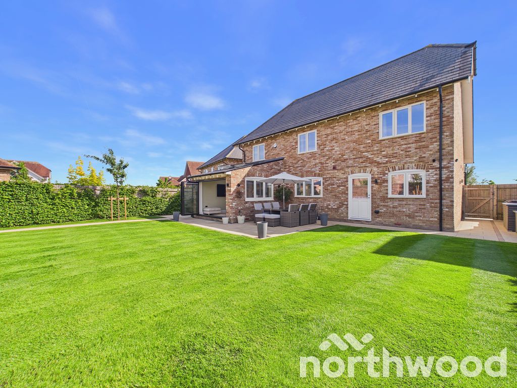 Property photo 3 of 52